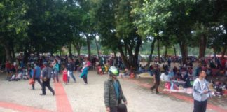 Wisatawan Banjiri Pantai Pulau Datok