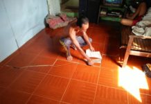 Rumah Warga Nyaris Ambruk Akibat Longsor