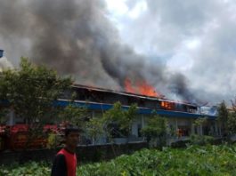 Sebelum Jumatan, 8 Rumah Kopel Hangus