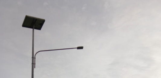 Lampu Jalan Bertenaga Surya Mati, Baterainya Diduga Dicuri