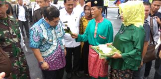 Pj Gubernur Tinjau Perbatasan Kapuas Hulu