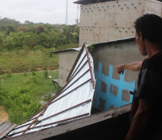 Menggelegar Bak Gemuruh Petir