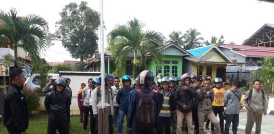 Puluhan Petani PT. LBP Datangi DPRD Sekadau