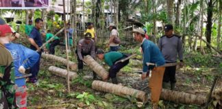 Halaman SD Tergenang, Ini yang Dilakukan Kapolsek Batang Lupar