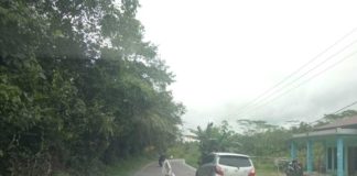 Waspada Dua Lubang di Jalan Raya Sengah Temila