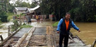 Ngerii..! Hujan Seharian, Jembatan Bukit Serayan Hanyut