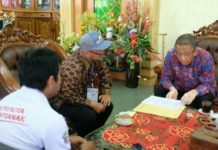 Didatangi Tim Coklit, Ini Harapan Sutarmidji Coklit. Sutarmidji didatangi oleh petugas PPDP untuk dilakukan coklit pemutakhiran data