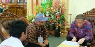 Didatangi Tim Coklit, Ini Harapan Sutarmidji Coklit. Sutarmidji didatangi oleh petugas PPDP untuk dilakukan coklit pemutakhiran data