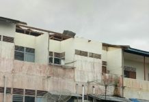 Diterpa Angin Kencang, Atap Rumah Warga Jalan Sintang Melayang