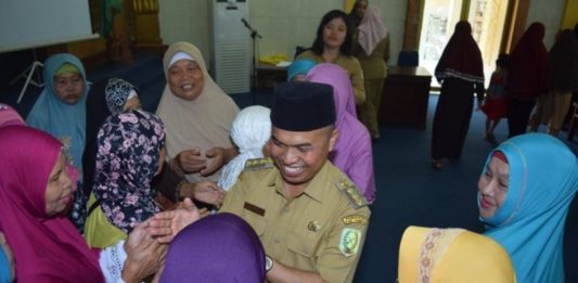 Santunan untuk 100 ‘Bidan’ Kampung