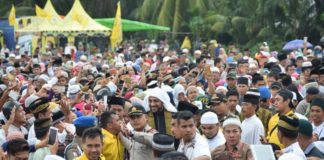 Ribuan Jamaah Hadiri Tabligh Akbar Bersama Syekh Ali Jaber