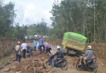 Kondisi Jalan Mirip Kubangan Kerbau