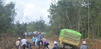 Kondisi Jalan Mirip Kubangan Kerbau