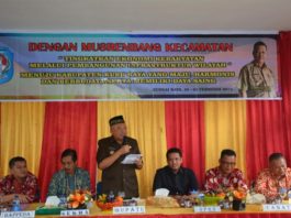 Musrenbang. Bupati Kubu Raya, H Rusman Ali memberikan sambutan dalam Musrenbang di Kecamatan Sungai Raya. Syamsul Arifin/RK.