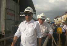Wacana Kereta Api Kalbar Masih Dibahas GALANGAN KAPAL. Menteri Perhubungan Budi Karya Sumadi meninjau lokasi galangan kapal di PT. Steadfast Marine Jalan Khatulistiwa Kecamatan Pontianak Utara, Jumat (23/2). Maulidi Murni-RK