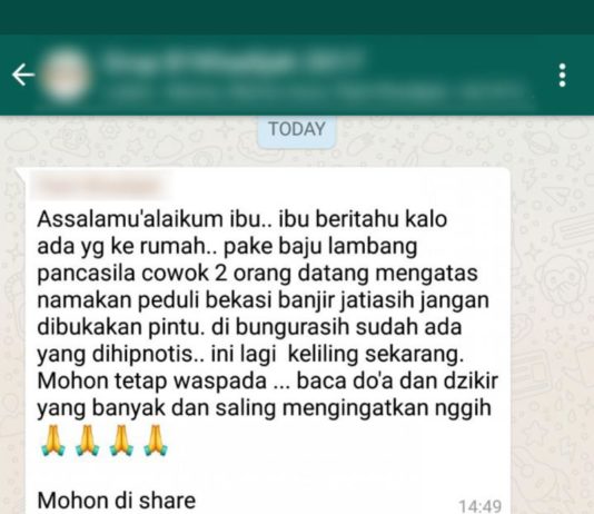 Hipnotis Pria Berbaju Lambang Pancasila