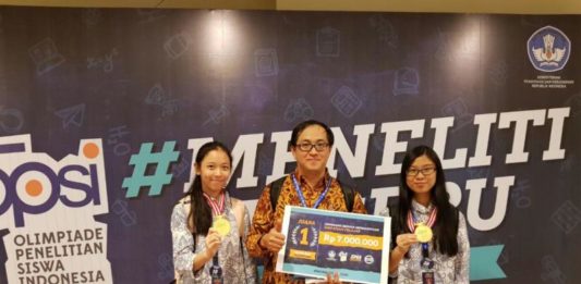 Dua Siswi Sulap Limbah Sawit Menjadi Pembangkit Listrik