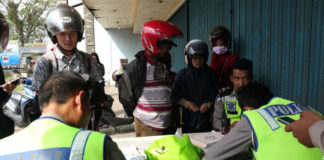 Dilarang Putar Arah di Ujung Pembatas Jalan depan PN Pontianak