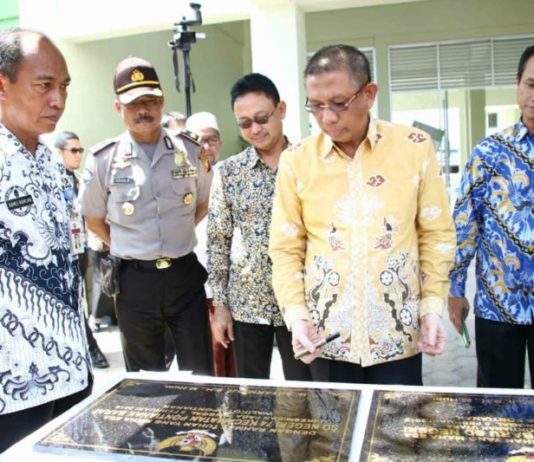 Midji Resmikan Enam Sekolah Sekaligus