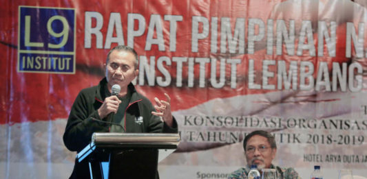 Dua Hobi yang Tak Ketemu