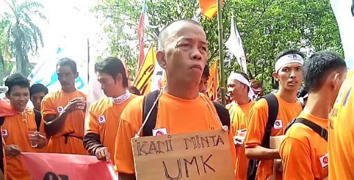 Ratusan Buruh Demo di DPRD Singkawang