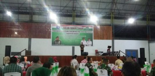Pangdam Tanjungpura Kunjungi Sekadau Ramah Tamah. Acara ramah tamah Pangdam dengan Forkompimda Sekadau di Penanjung Island, Senin malam (26/2). (Abdu Syukri)