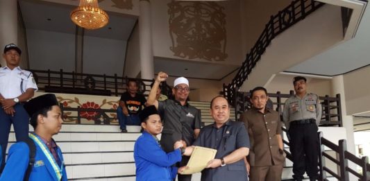 Mahasiswa Tolak Pengesahan Revisi UU MD3