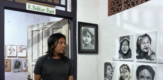 Lukis Ribuan Wajah, Dapat Julukan Si Pemburu Kepala