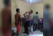 Suami Tidur, Istri Gantung Diri