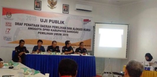 Ini Jumlah Kursi DPRD Sanggau Tahun 2019 Uji Publik Draf Penataan Dapil dan alokasi kursi Anggota DPRD Sanggau 2019, Kamis (8/2) di hotel Meldy, Sanggau---Kiram Akbar