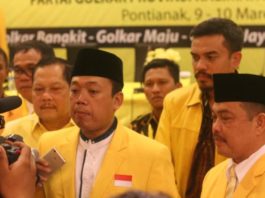 WAWANCARA NUSRON. Koordinator Bidang Pemenangan Pemilu DPP Partai Golkar, untuk Wilayah Jawa dan Kalimantan, Nusron Wahid diwawancarai usai Rakornis Pemenangan Pilkada Partai Golkar di Pontianak, Jumat (9/3). Zainudin-RK