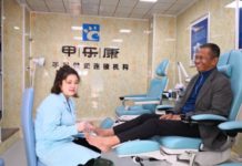 Pedicure Terpaksa PERAWATAN KAKI PERDANA. Dahlan Iskan pedicure untuk pertama kalinya di China. Admin disway.id for Rakyat Kalbar