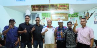 Milton Komitmen Mengembangkan Wisata Singkawang BERSAMA RELAWAN. Milton Crosby ketika melakukan pertemuan dengan tim relawan Singkawang-Bengkayang di Bagak Sawak Kecamatan Roban Kota Singkawang, Jumat (23/3). Warga for RK