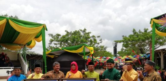 Telur-telur Berdiri Tegak Tandai Pesona Kulminasi Matahari
