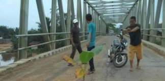 Waspada, Jembatan Sungai Ambawang Berlubang