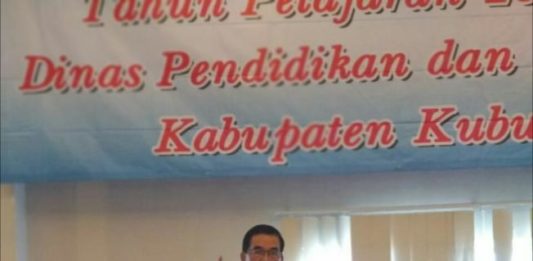 Target Pelaksanaan UNBK Hanya Kejar Kuantitas Sosialisasi. Ratusan guru SMP dan SMA/sederajad se-Kubu Raya mengikuti kegiatan Sosialisasi Ujian Nasional Tahun Pelajaran 2017/2018 di Aula Hotel Gardenia, Senin (19/3). Syamsul Arifin/RK.