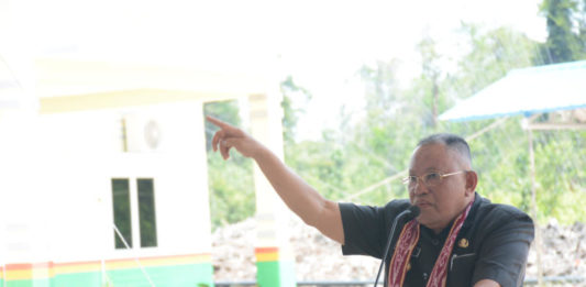 Pemerintah Dukung Investasi di Kubu Raya Resmikan Pabrik. Bupati Kubu Raya, H Rusman Ali meresmikan pabrik kelapa sawit di Desa Teluk Bakung, Kecamatan Sungai Ambawang, Selasa (20/3). Humas for Rakyat Kalbar