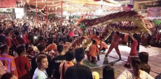 Pawai Lampion Diwarnai Atraksi Barongsai dan Naga