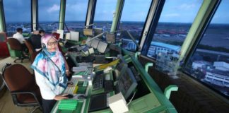 Mengunjungi Pengatur Lalulintas Pesawat di Bandara Terpadat Ketiga Sedunia