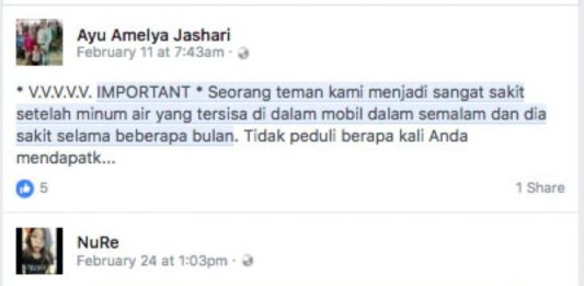 Hoax: Kanker karena Minum Air Mineral yang Lama Tertinggal di Mobil PESAN menakutkan tentang bahaya meminum air mineral yang kepanasan di dalam mobil membuat Badan Pengawasan Obat dan Makanan (BPOM) angkat bicara. Sebab, pesan itu meresahkan. Katanya, air mineral yang kepanasan mengakibatkan kanker. ’’IMPORTANT. Seorang teman kami menjadi sangat sakit setelah minum air yang tersisa di dalam mobil dalam semalam dan dia sakit selama beberapa bulan,’’ tulis kalimat pembuka pesan tersebut. Menurut pesan itu, air kemasan yang ditinggal di dalam mobil sangat berbahaya. Pesan itu mencatut nama musisi Amerika Serikat Sheryl Crow. Menurut dia, Crow pernah mengungkapkan di acara The Ellen Show bahwa meminum air mineral yang tertinggal di dalam mobil bisa mengakibatkan kanker payudara. ’’Telah diidentifikasi sebagai penyebab paling umum dari tingginya tingkat dioksin pada jaringan kanker payudara,’’ tulisnya. Dalam pesan itu juga disebutkan penjelasan ahli onkologi yang pernah menangani Crow. Katanya, perempuan tak seharusnya meminum air kemasan yang ditinggalkan di dalam mobil. ’’Panas bereaksi dengan bahan kimia dalam plastik botol yang melepaskan dioksin ke dalam air. Dioksin adalah toksin yang semakin banyak ditemukan pada jaringan kanker payudara,’’ kata si pembuat pesan. Seperti biasa, si pembuat pesan meminta pembaca mengirimkan pesan tersebut ke semua perempuan di sekitarnya. BPOM langsung bereaksi dengan menerbitkan klarifikasi terkait dengan hal itu. Dalam rilis yang dibuat BPOM disebutkan, pesan itu merupakan hoax lama. ’’Lembaga penelitian yang disebutkan dalam pesan itu juga telah membuat klarifikasinya,’’ tulis rilis BPOM. Dioksin tidak dapat dihasilkan dari kemasan plastik yang terpapar panas di dalam mobil atau plastik yang dibekukan. Menurut BPOM, setiap jenis kemasan pangan, baik berupa plastik, kertas, maupun lainnya, berpotensi melepaskan komponen penyusunnya ke dalam pangan yang dikemas. Perpindahan tersebut dapat meningkat dengan adanya suhu tinggi dan waktu kontak yang lama. Tapi, proses produksi yang baik menjamin komponen penyusun tidak akan terlepas. Kalaupun terlepas, tentu sudah sesuai dengan persyaratan dan tidak menimbulkan risiko bagi kesehatan. ’’BPOM RI melakukan pengawasan dan kajian terhadap beberapa jenis kemasan plastik. Hasilnya menunjukkan bahwa tingkat paparan masyarakat Indonesia masih dalam taraf aman,’’ tulis BPOM. Pesan menakutkan seperti di atas biasanya juga disertai peringatan menggunakan wadah plastik untuk menghangatkan makanan di microwave. Hal itu pun turut dibahas dalam rilis BPOM. Menurut BPOM, tidak semua plastik memang bisa digunakan di microwave. Karena itu, setiap produsen makanan selalu menyertakan instruksi apakah wadahnya bisa dipanaskan di microwave atau tidak. (Jawa Pos/JPG) Fakta : BPOM mengklarifikasi bahwa dioksin tidak dapat dihasilkan dari kemasan plastik yang terpapar panas di dalam mobil atau plastik yang dibekukan.