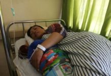 Tak Terima Ditegur Main HP, NF Aniaya Gurunya TERBARING LEMAH. Nuzul Kurniawati, terbaring lemah di RSUD dr Soedarso setelah dipukul muridnya, NF—Warga for RK