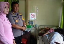 Kemuliaan Hati Nuzul yang Tak Ingin NF Ditahan JENGUK. Kapolresta Kombes Pol Purwanto beserta istri kerika menjenguk Nuzul Kurniawati, guru MTs Darussalam yang dirawat di RSUD dr Soedarso, Jumat (9/3) siang—Polisi for RK