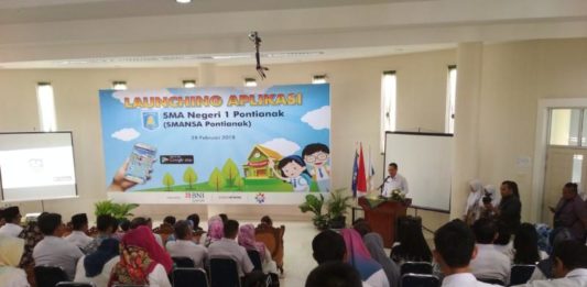 SMAN 1 Pontianak Luncurkan Aplikasi Penghungung Orangtua dan Pihak Sekolah PELUNCURAN APLIKASI. Suasana peluncuran aplikasi di SMAN 1 Pontianak--Suci Nurdini Setiowati/RK