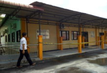 Kerugian Diprediksi Miliaran Rupiah POLICE LINE. Bangunan Radiologi RSUD dr Abdul Aziz Singkawang yang terbakar dipasang garis polisi, Selasa (6/3) SUHENDRA-RK