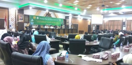 Waterfront, Memindahkan Muka Kota ke Sungai SEMINAR. Suasana seminar Hari Air Dunia ke XXVl di Lantai 3 Gedung Rektorat Untan Pontianak, Kamis (22/3). Maulidi Murni-RK