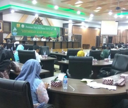 Waterfront, Memindahkan Muka Kota ke Sungai SEMINAR. Suasana seminar Hari Air Dunia ke XXVl di Lantai 3 Gedung Rektorat Untan Pontianak, Kamis (22/3). Maulidi Murni-RK