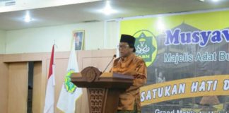 Aklamasi, (Lagi) Chairil Terpilih Ketum MABM Kalbar