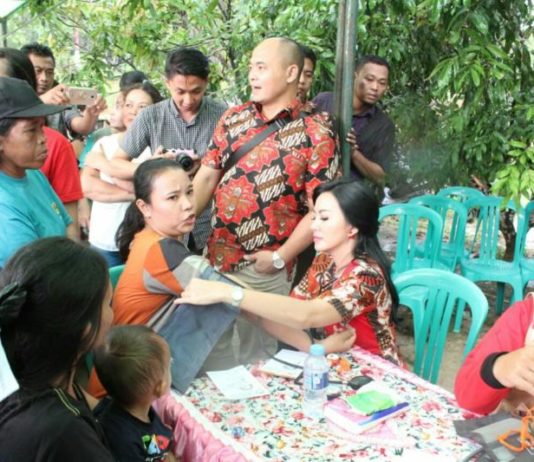 Kunjungi Mempawah, Ini yang Dikeluhkan Warga ke Karolin