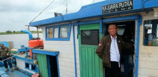 Kunjungi Pelosok, Warga Keluhkan Jalan ke Pasangan Midji-Norsan Calon Gubernur Kalbar dengan nomor urut tiga, Sutarmidji