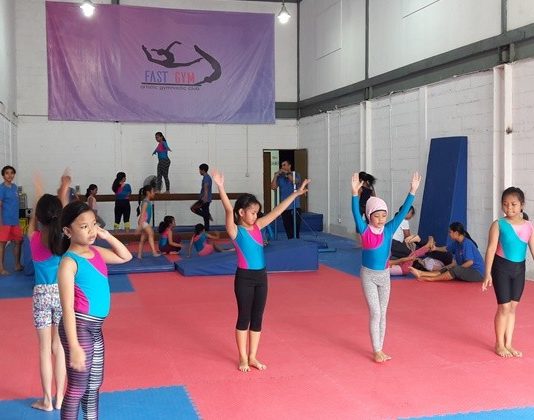 Bangun Rasa Percaya Diri Anak Dengan Gymnastic Kegiatan di Fast Gym (Club Gymnastic Anak)—Istimewa